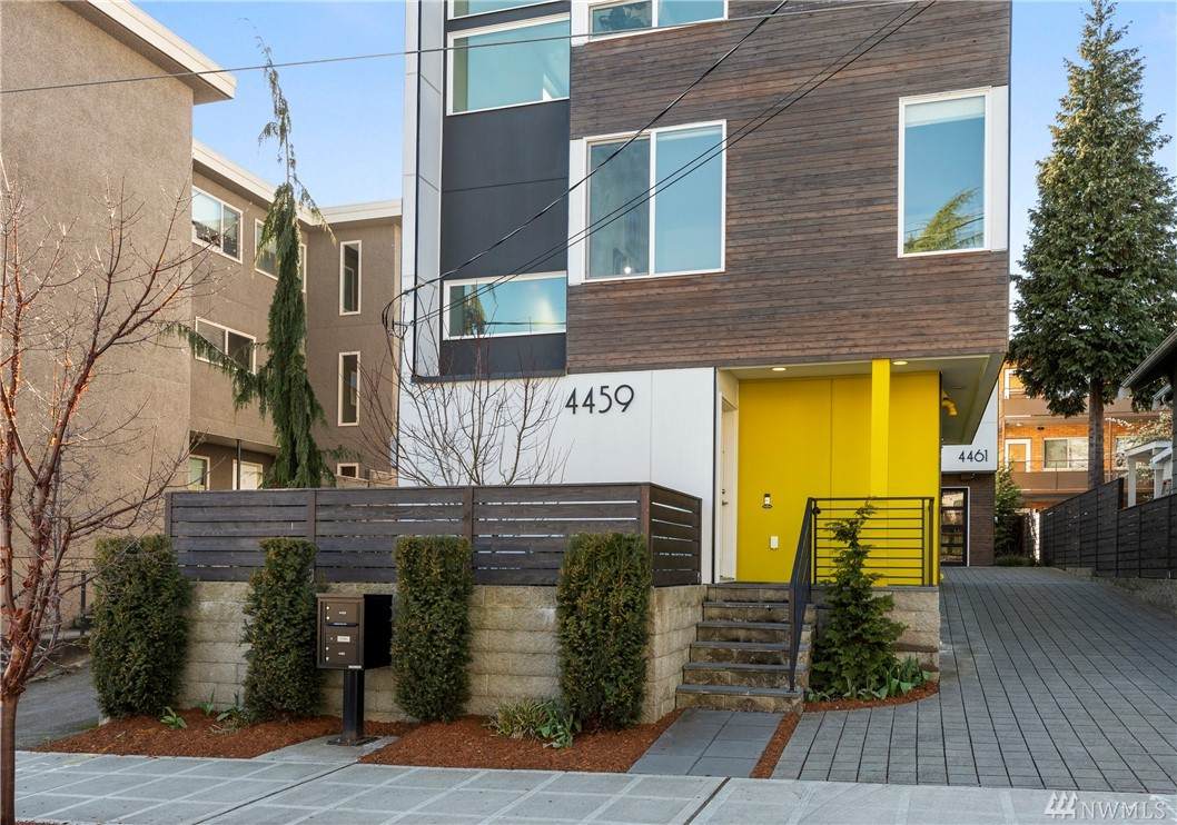4459 Midvale Ave - Photo 1