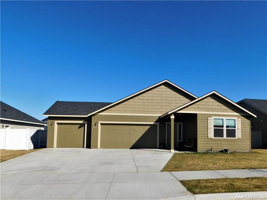 1354 Burr Ave - Photo 1
