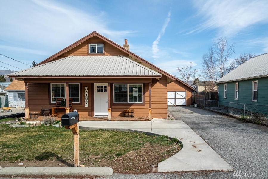 601 Sunset Ave - Photo 1