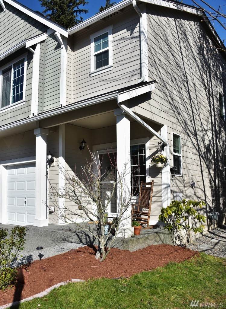 208 Miramar Cir - Photo 1