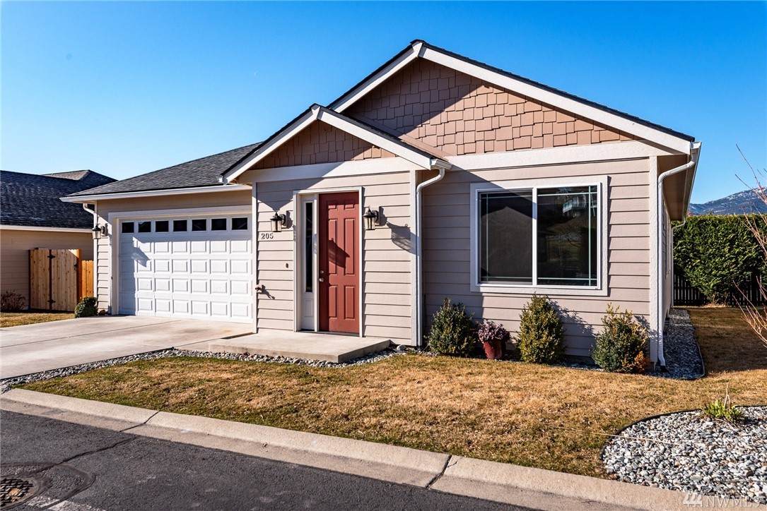 205 Village Dr - Photo 1