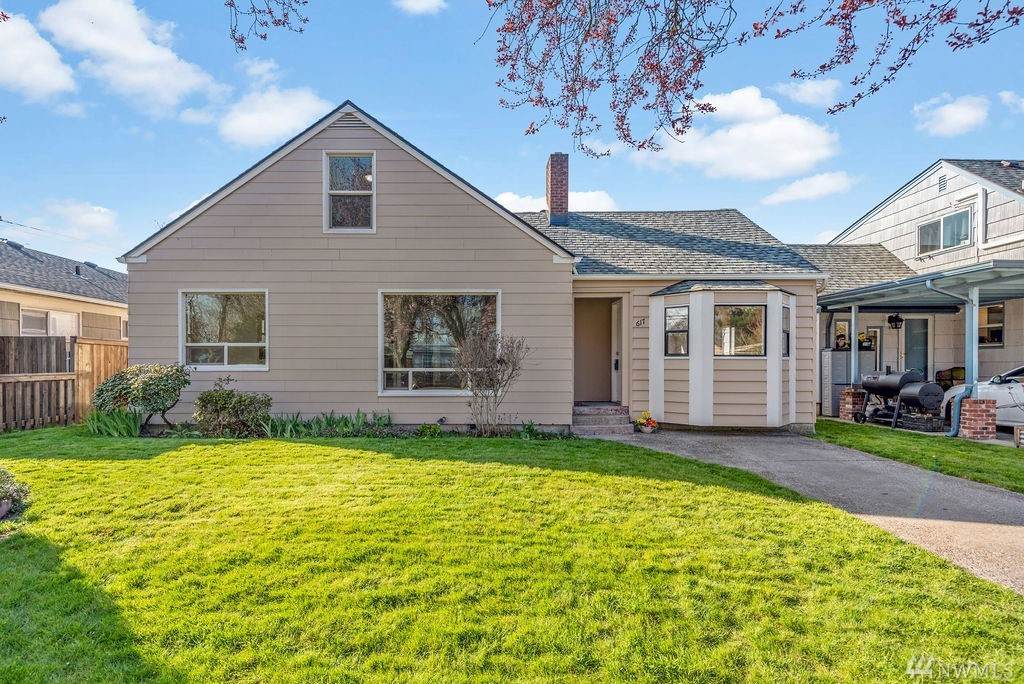 617 27th Ave - Photo 1