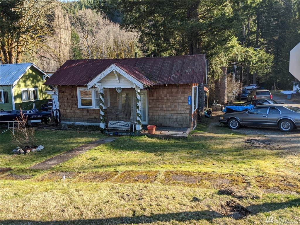 201 Old Cascade Hwy - Photo 1