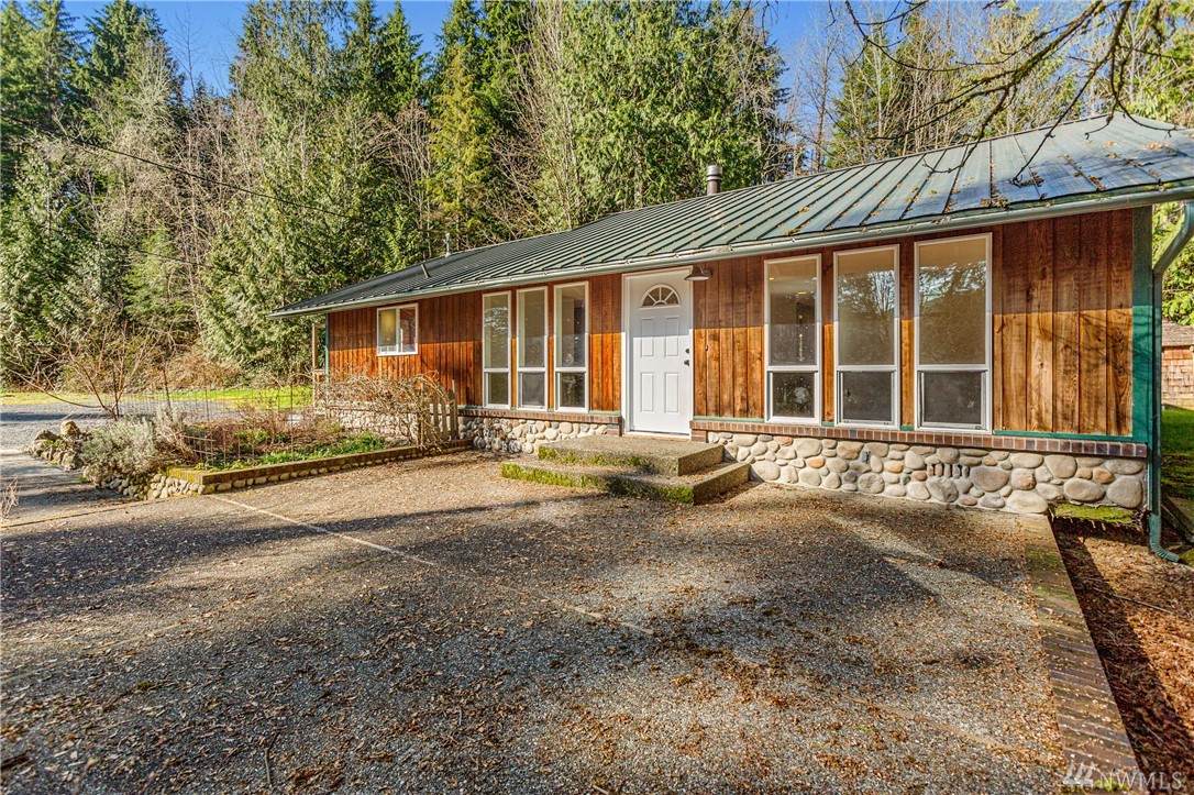 7828 Woods Creek Rd - Photo 1