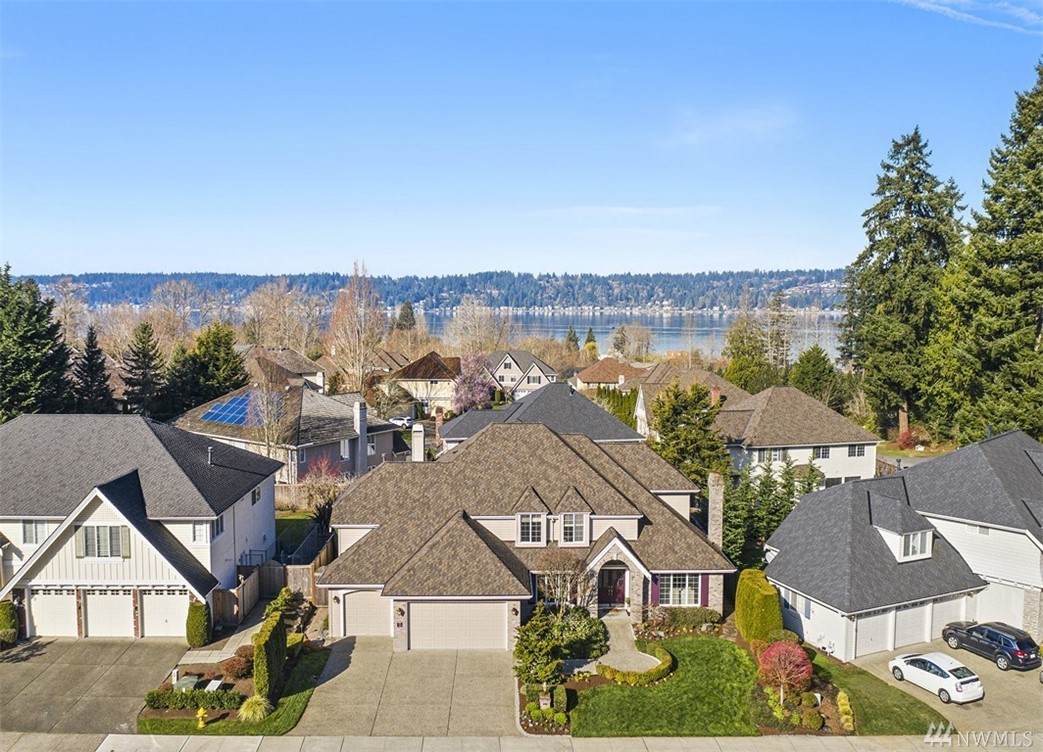 809 200th Ave - Photo 1