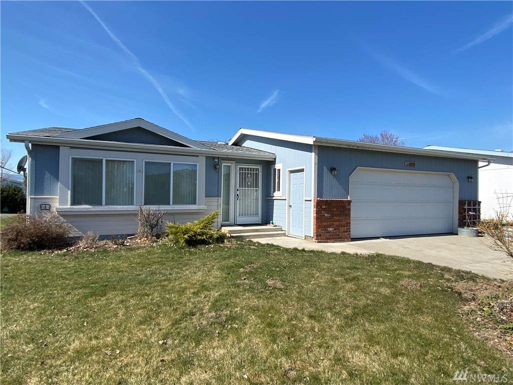 1100 Rosewood Dr - Photo 1