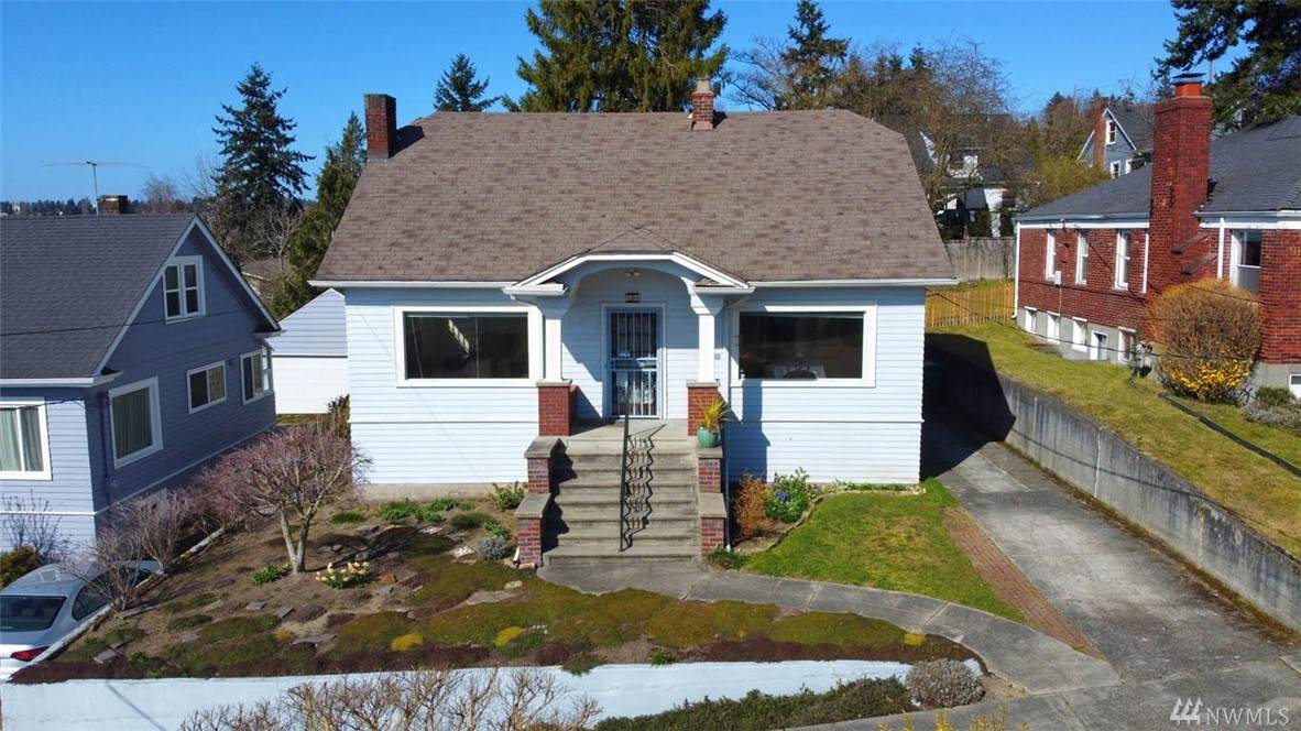 326 52nd St - Photo 1