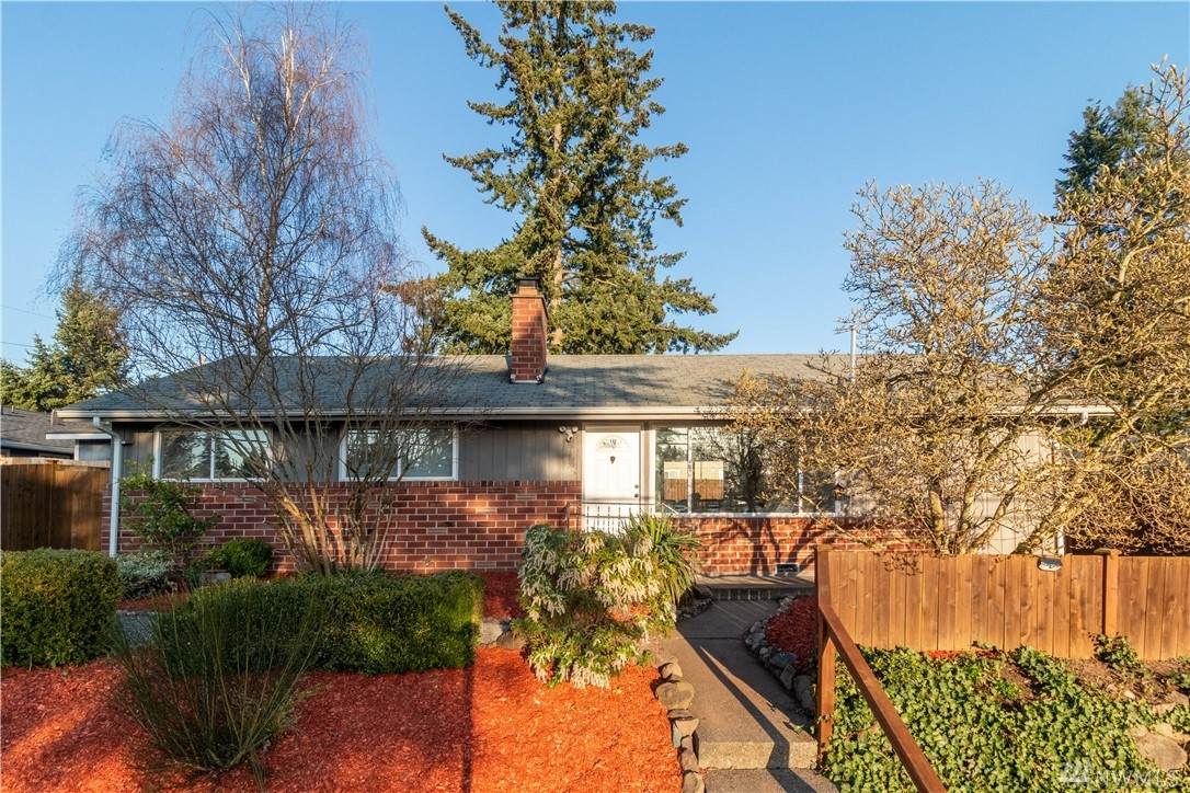 910 Olympia Ave - Photo 1