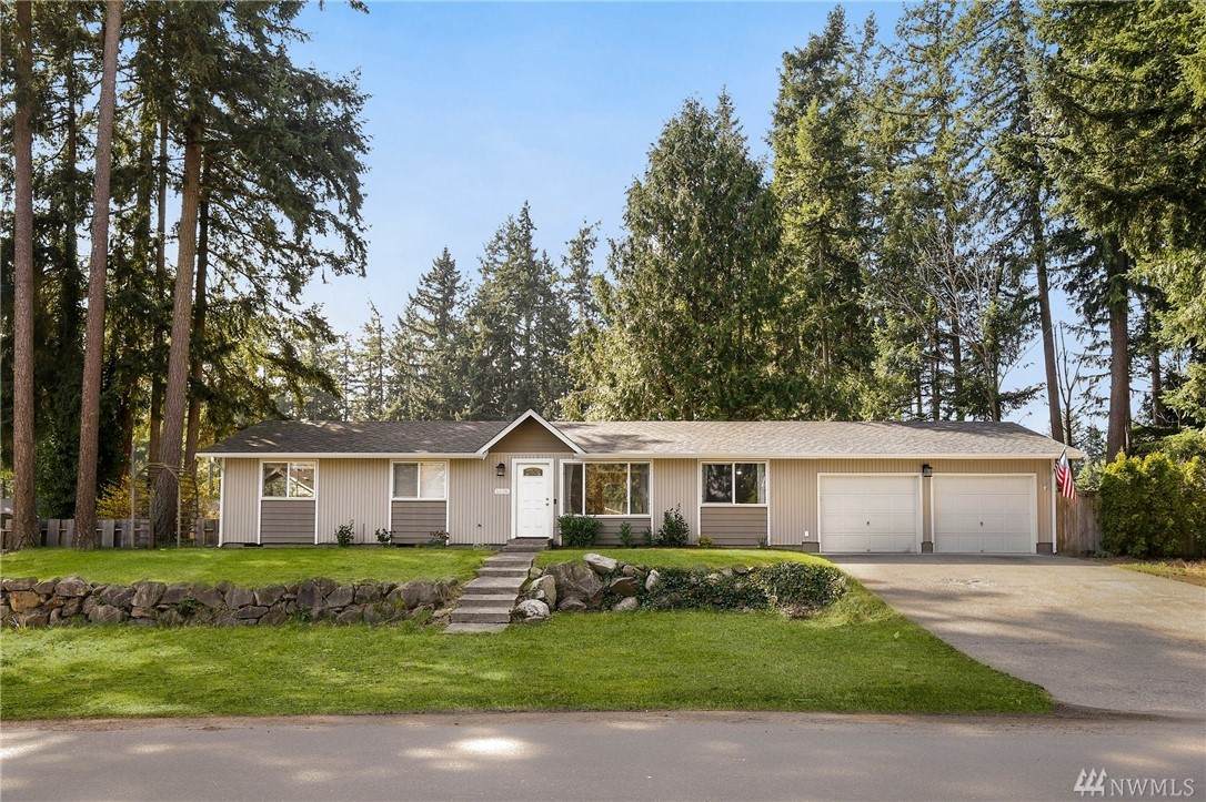 5520 192nd Ave - Photo 1
