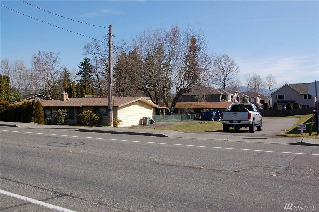 248 Union Ave - Photo 1