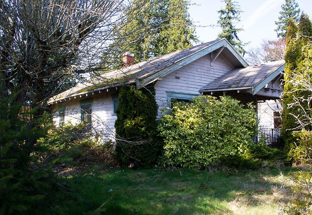 3001 Meridian St - Photo 1