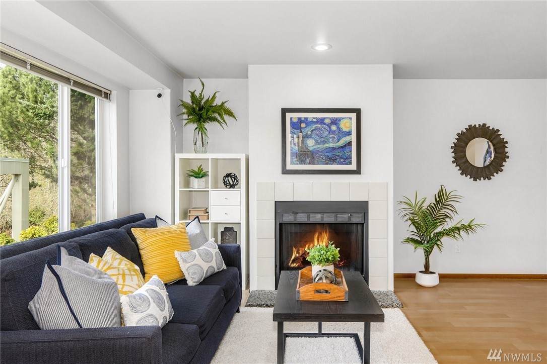 917 5th Ave - Photo 1