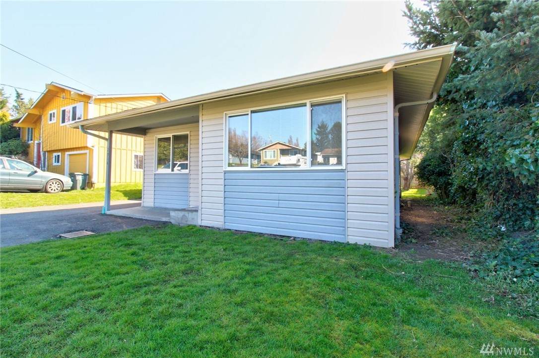 2914 Wilson Ave - Photo 1