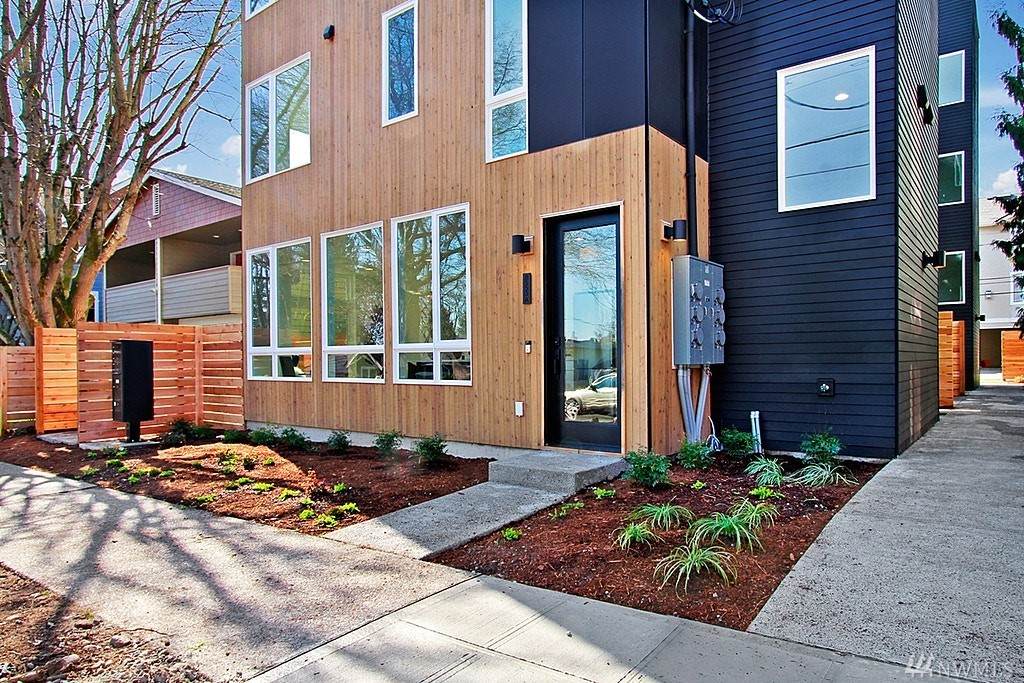 8553 Interlake Ave - Photo 1
