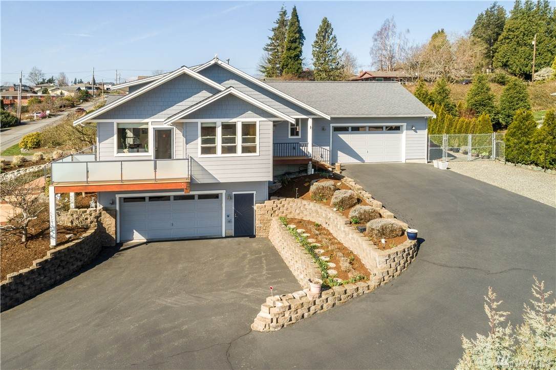 2440 Crestline St - Photo 1