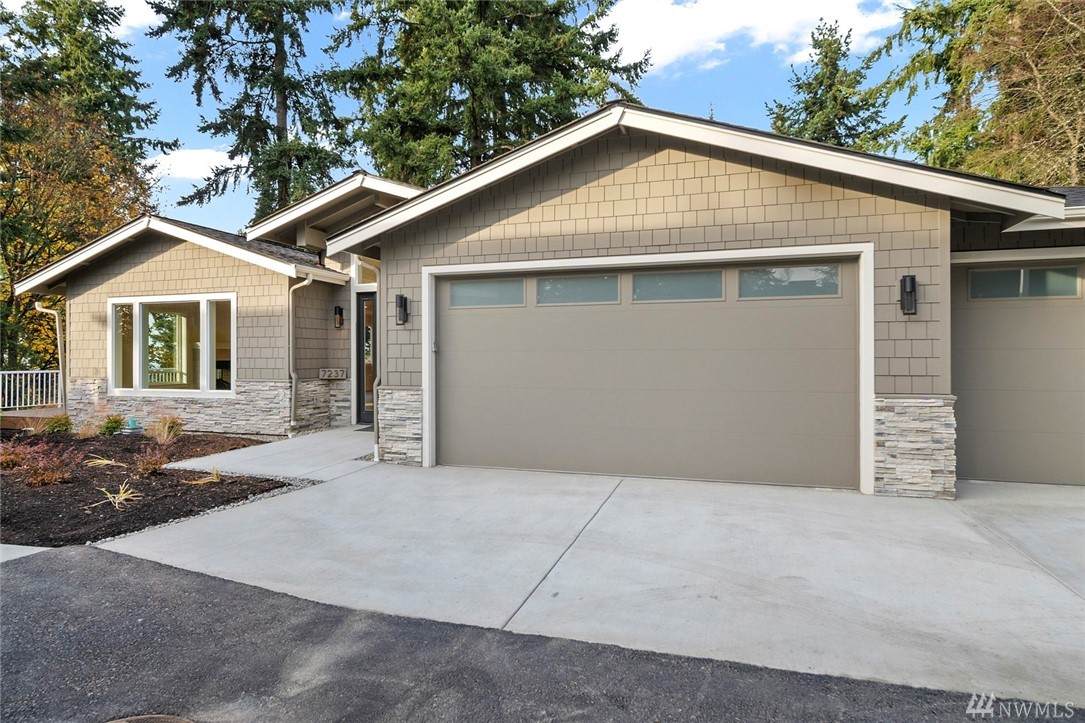 7237 Soundview Lane - Photo 1