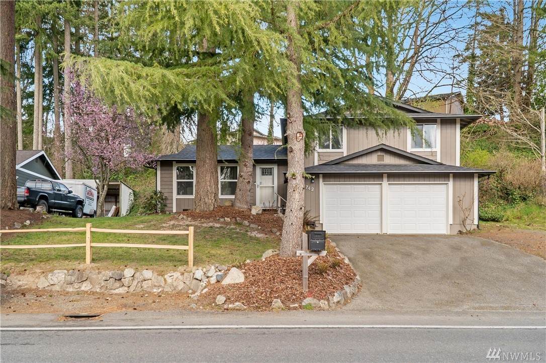 2742 Fircrest Dr - Photo 1