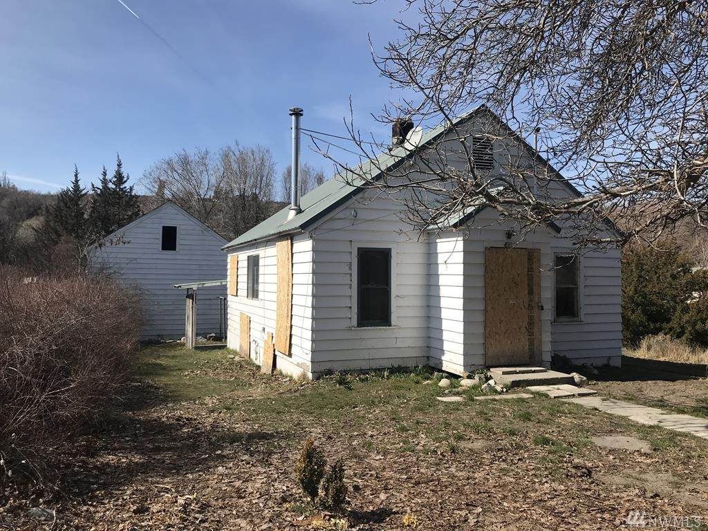 418 Hemlock St - Photo 1