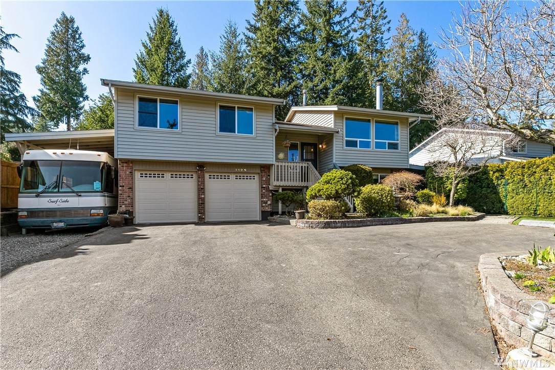 1529 Lowell Ave - Photo 1