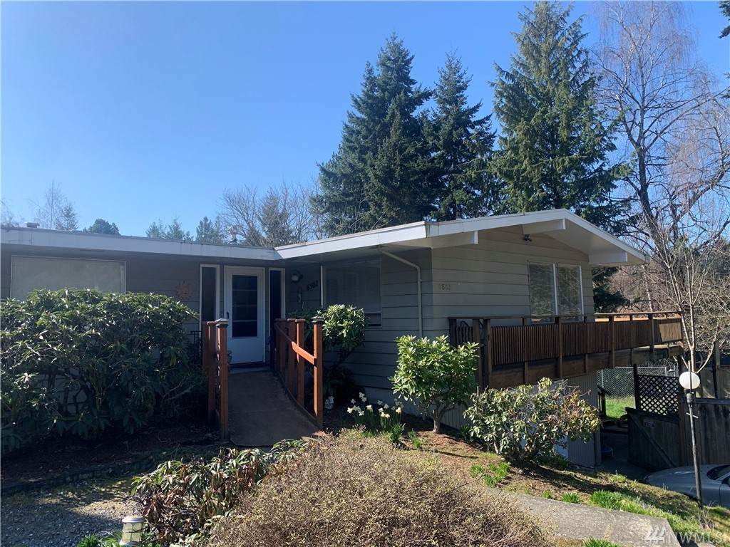 6502 36th St - Photo 1