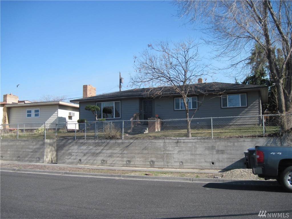 1041 Garden Dr - Photo 1