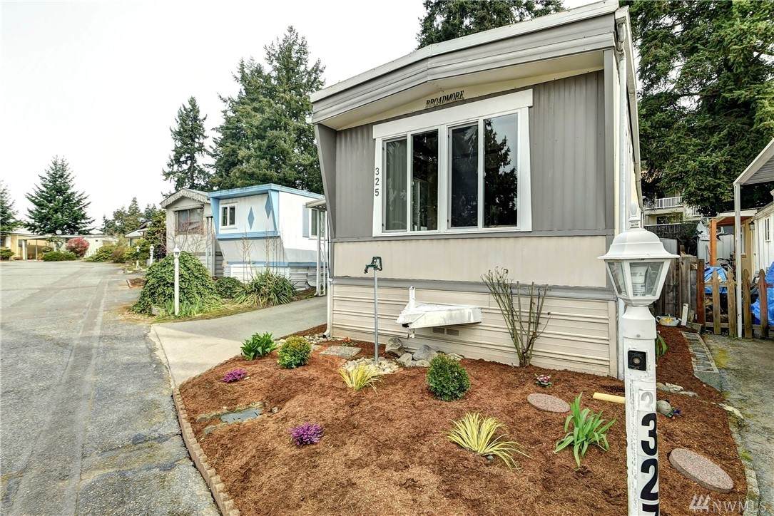 7301 175th St - Photo 1