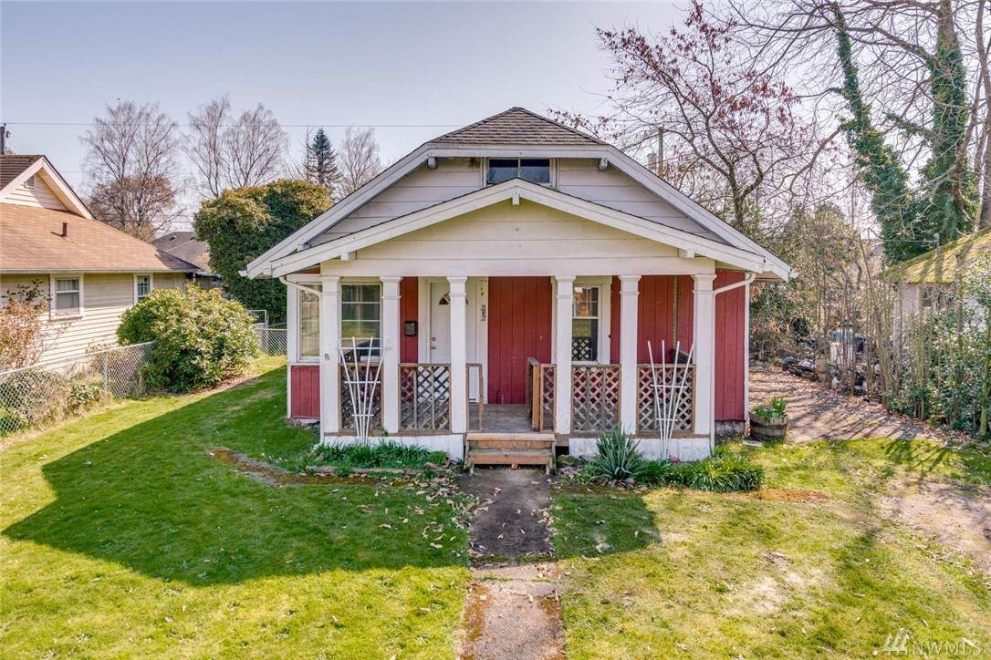 636 17th Ave - Photo 1