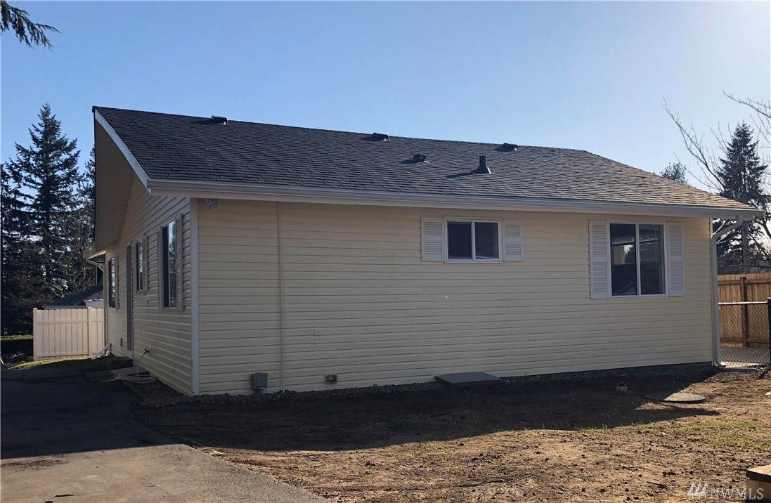 802 Hanford Ave - Photo 1