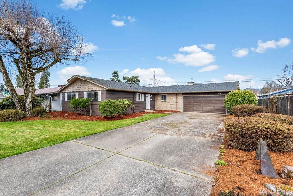 3108 Hudson St - Photo 1
