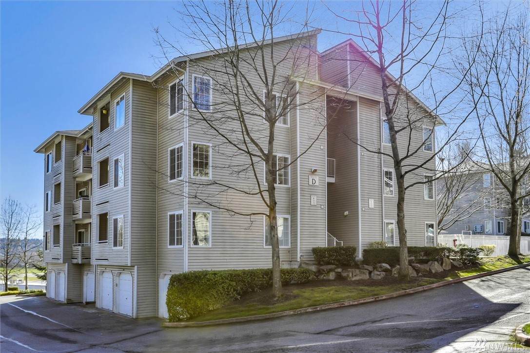 801 Rainier Ave - Photo 1
