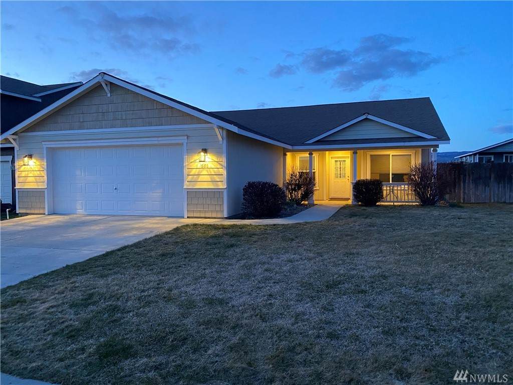 501 28th Ave - Photo 1