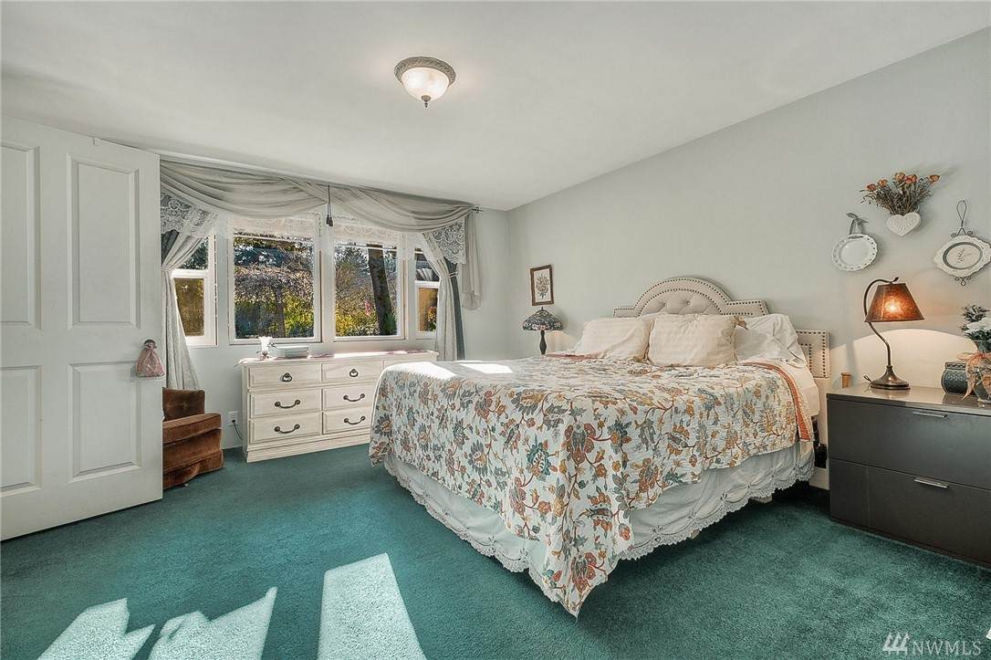13818 180th Avenue - Photo 1
