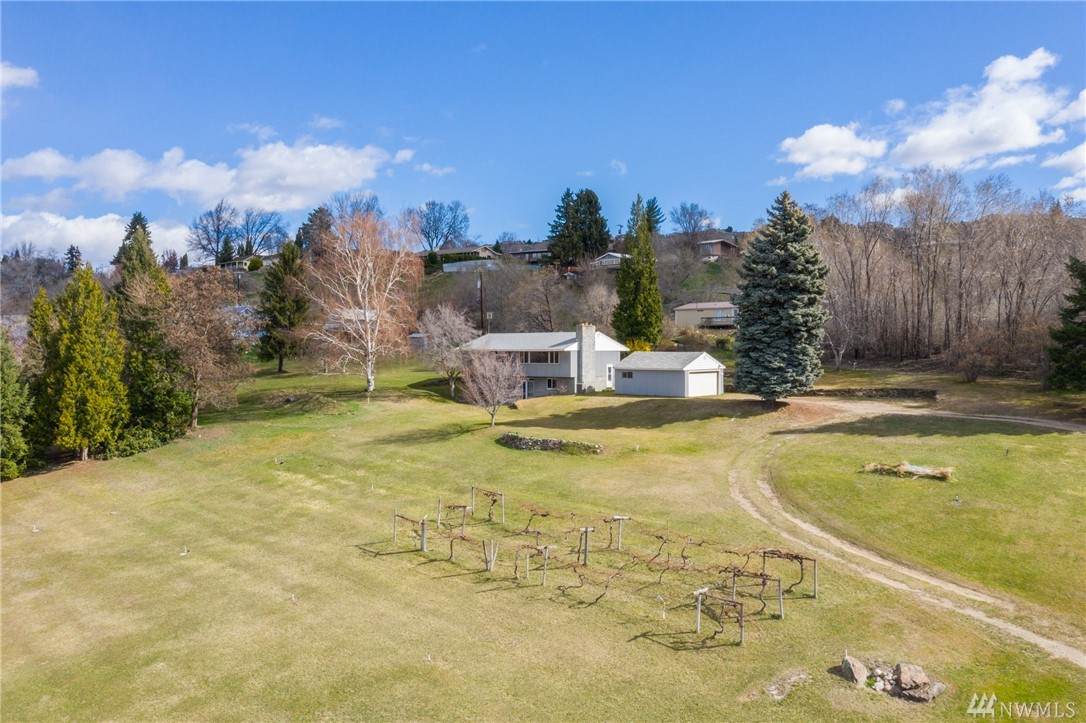 2131 Cascade Ave - Photo 1