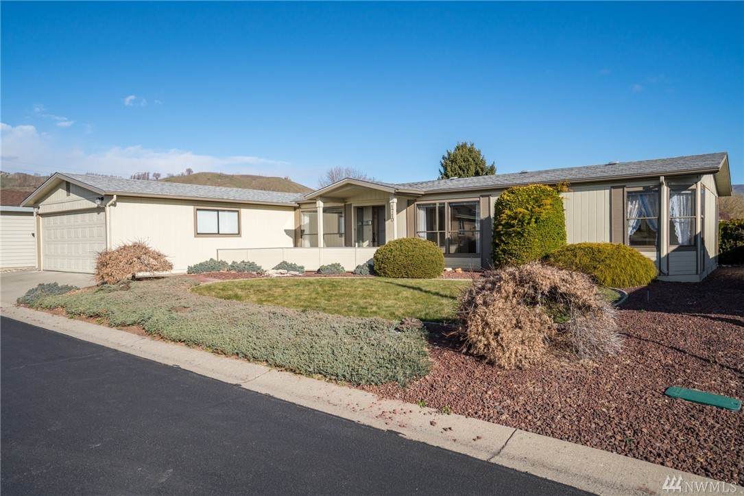 1710 Clark Dr - Photo 1