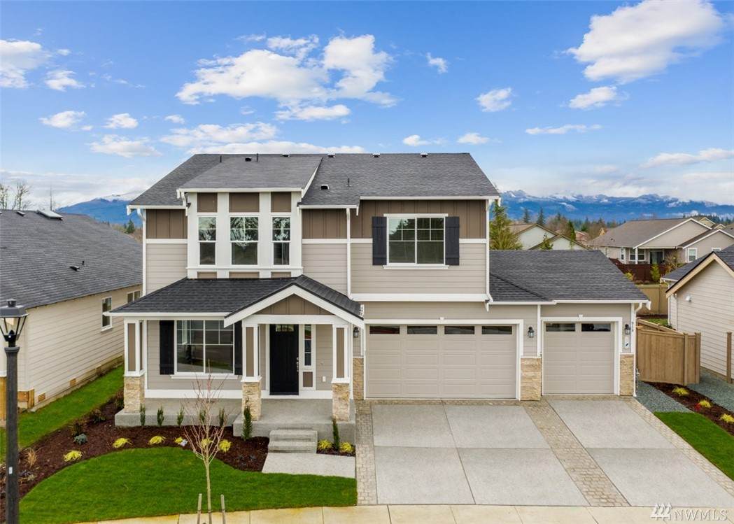 918 Rainier Lp - Photo 1