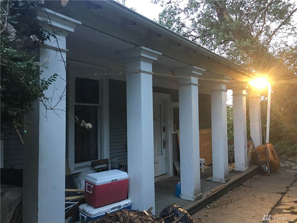 636 Mercer Place - Photo 1