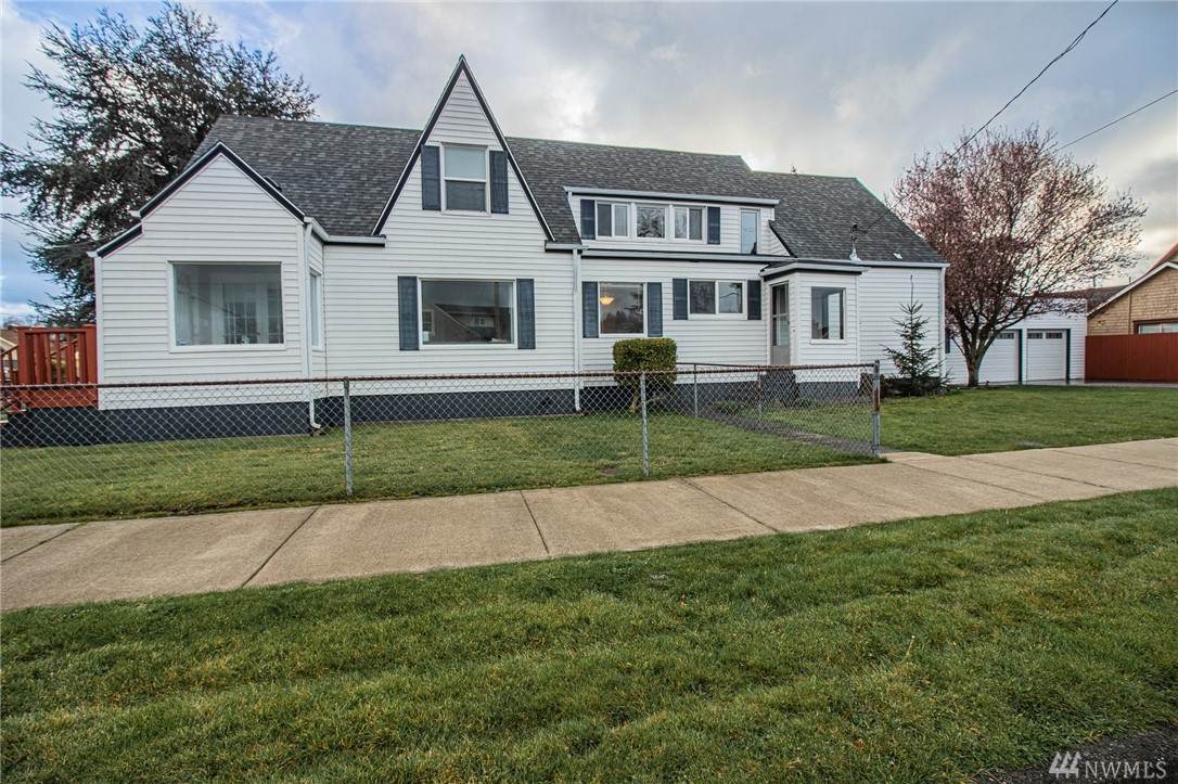 804 2nd St - Photo 1