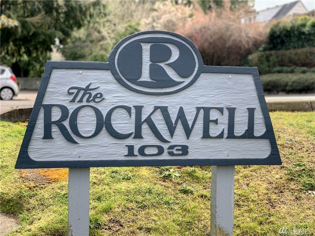 103 Rockwell Ave - Photo 1