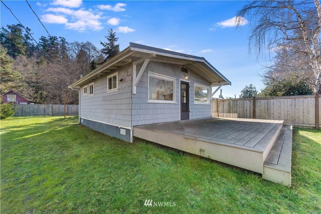 7527 Maxwelton Beach Lane - Photo 1