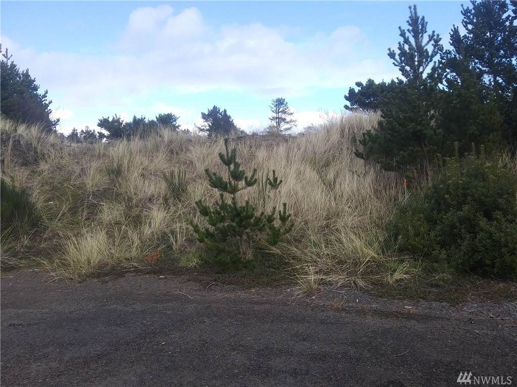 811 346th Place - Photo 1 811 346th Place - Photo 1