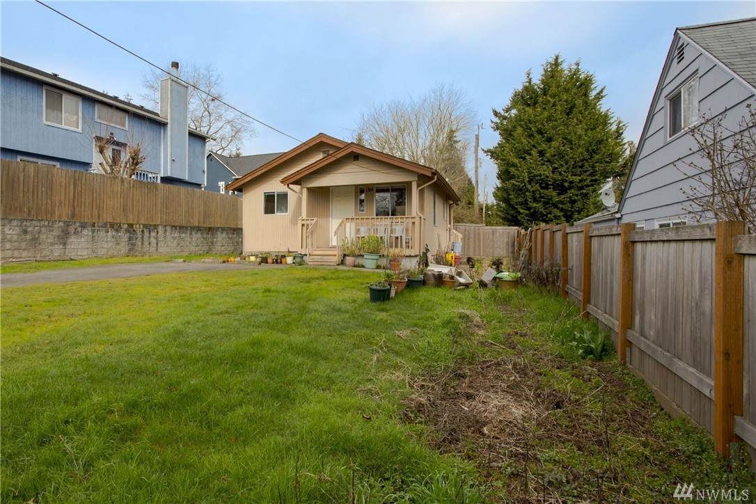 1314 100th St - Photo 1