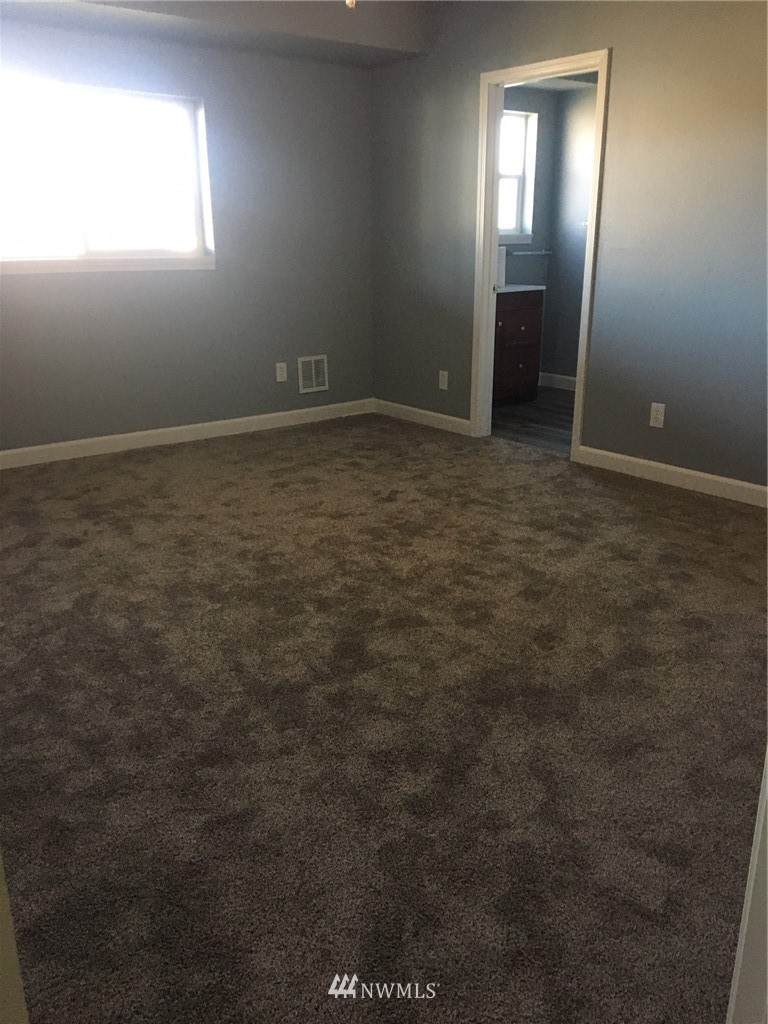 215 14th Street - Photo 1
