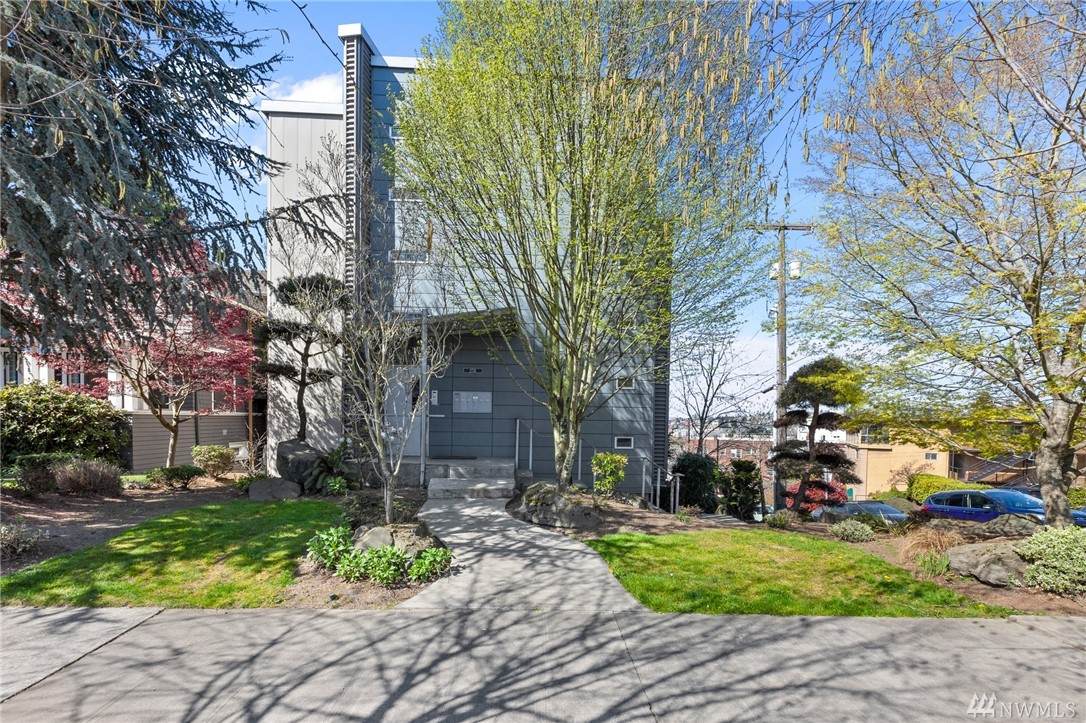 2731 Boylston Ave - Photo 1 2731 Boylston Ave - Photo 1