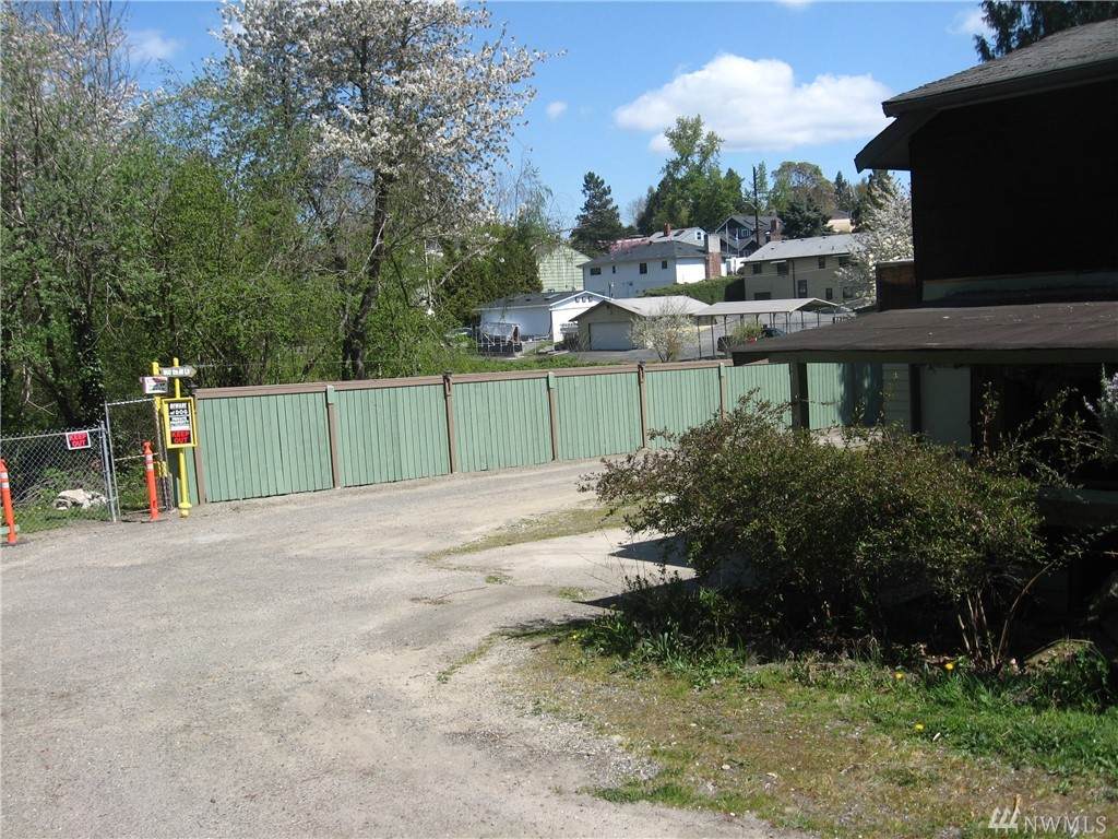 10422 12th Ave - Photo 1