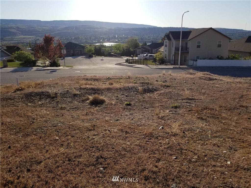 2126 Honeysett Road - Photo 1
