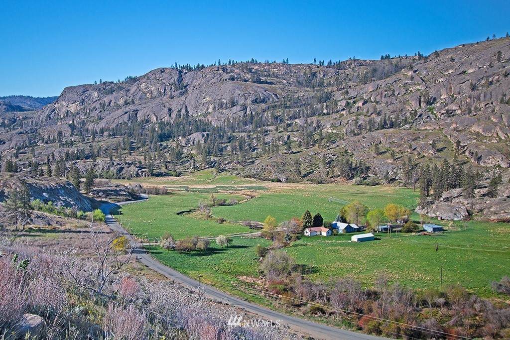 322 North End Omak Lake Road - Photo 1