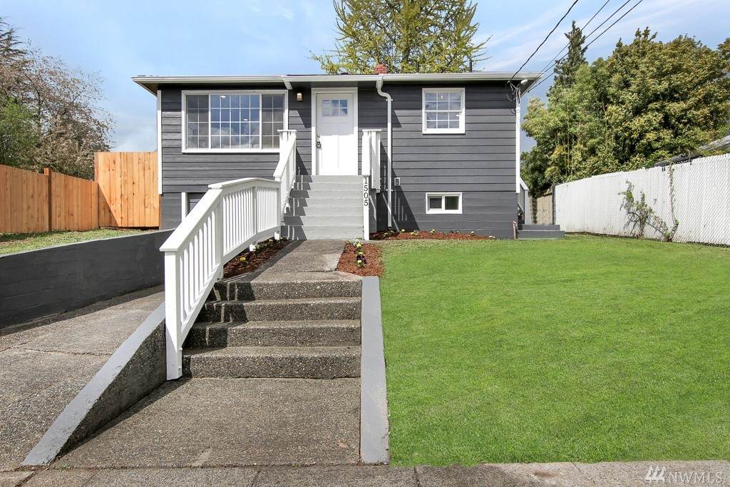 1505 46th St - Photo 1 1505 46th St - Photo 1