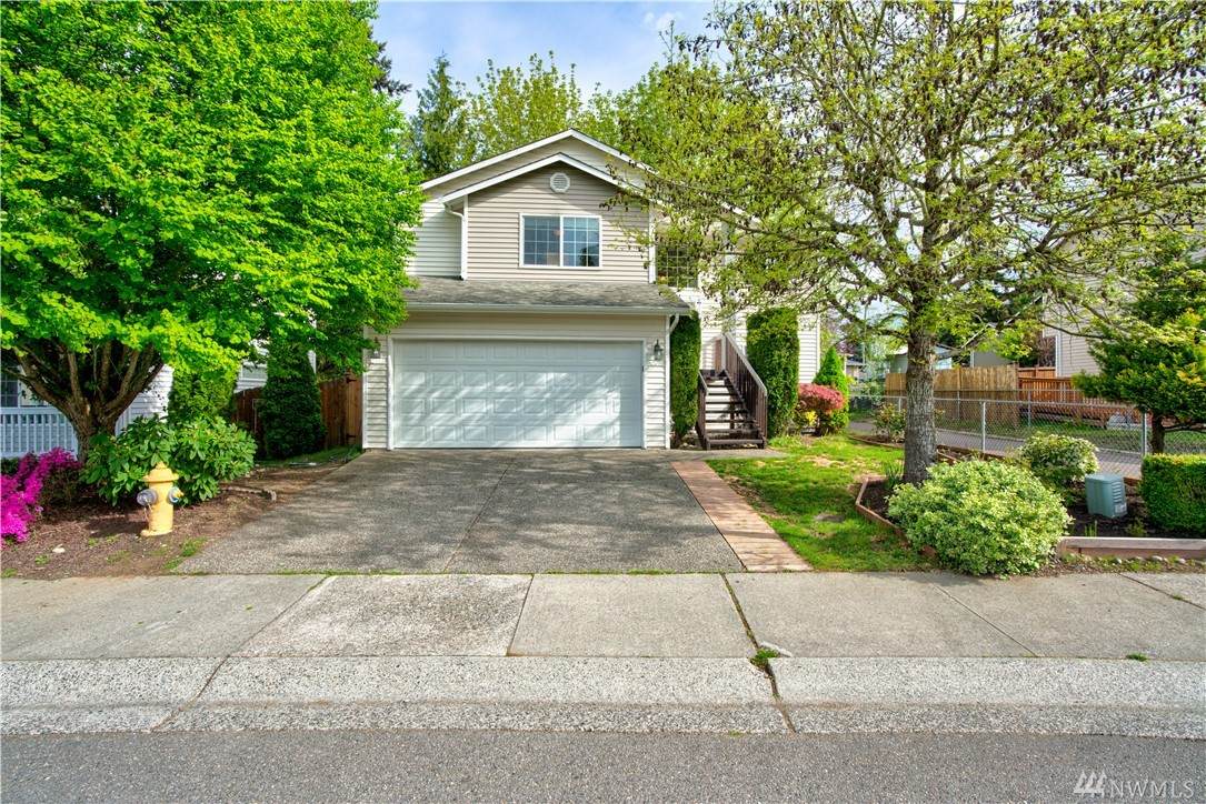812 210th Place - Photo 1 812 210th Place - Photo 1