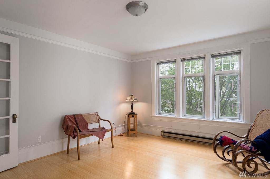 403 Terry Ave - Photo 1
