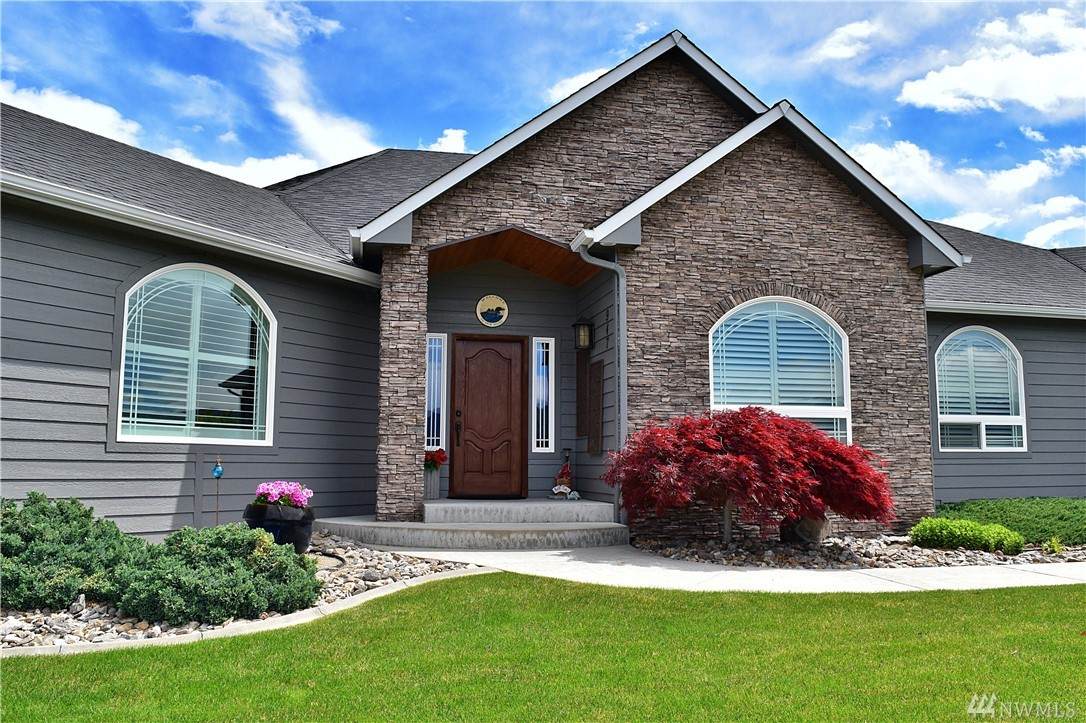 947 Briarwood Drive - Photo 1